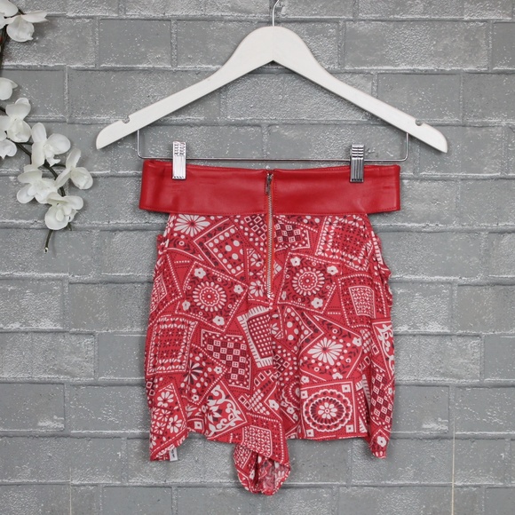 One Teaspoon Leather Cutout Barcelona Kelly Shorts Red XS - Picture 5 of 7